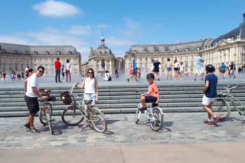 Bordeaux: Guided Bike Tour Live tour guide