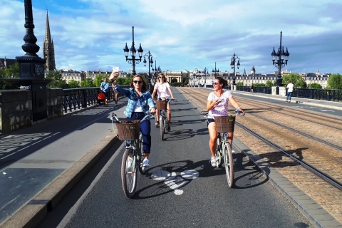 Bordeaux: wycieczka rowerowa z przewodnikiemPrzewodnik na żywo