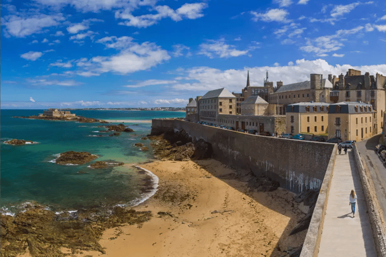 Saint-Malo: Private Guided Tour of the Historic Walled City Saint-Malo: 2-Hour Private Walking Tour & Commentary