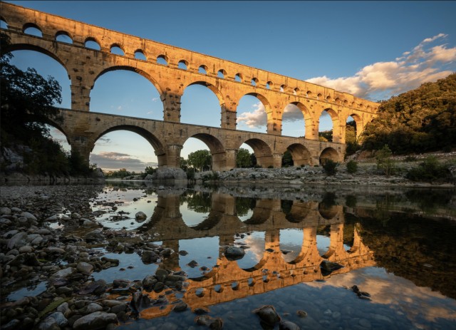 Visit Languedoc-Roussillon Pont du Gard Private Tour & History in Nîmes