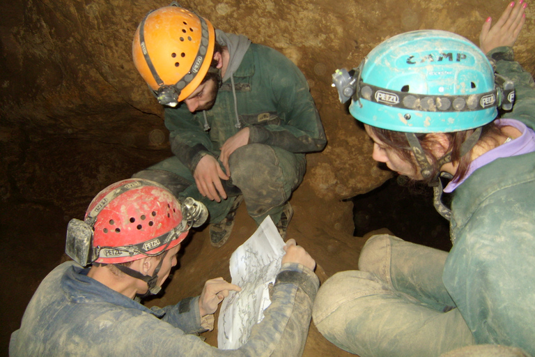 Budapest: Adventure Caving Tour with Guide