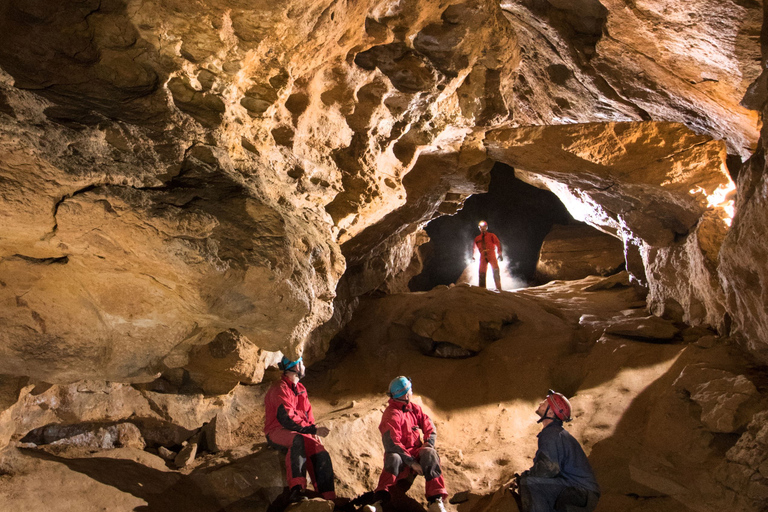 Budapest: Adventure Caving Tour with Guide