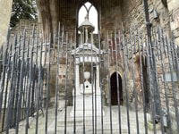 Southampton, Secrets of the Titanic Guided Walking Tour - Hizvo