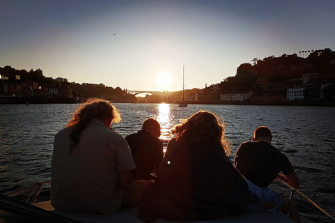 Private Boat Tour 6 Bridges 1h30, group price up to 6px