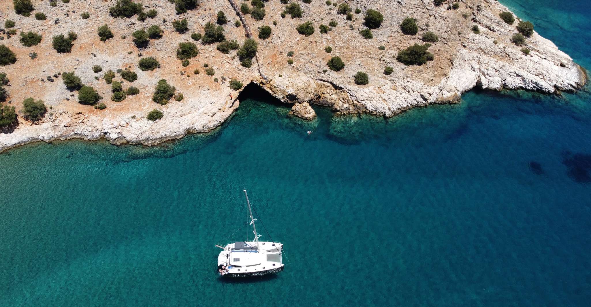 Naxos, Catamaran Cruise and Snorkeling with Lunch & Drinks - Housity