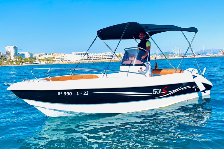 Benalmádena: Boat Rental without License 30 mint trimarchi
