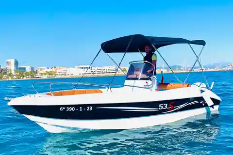 Benalmádena: Boat Rental without License