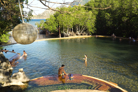 Tour della città di Coron: Maquinit Hot SpringTour della città di Coron: Maquinit Hot Spring e pranzo