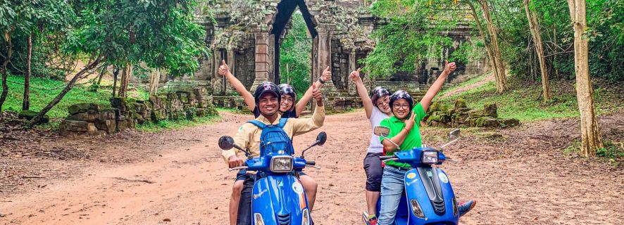Siem Reap: Full-Day Tour on Vespa of Angkor Park with Lunch