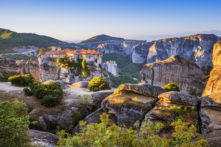 Desde Atenas: excursión privada de un día a Meteora y monasterios