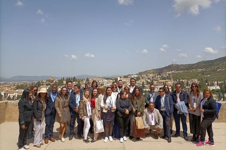 Granada: Alhambra, Nasrid Palaces, & Generalife Guided Tour Alhambra, Nasrid Palaces, & Generalife Guided Tour