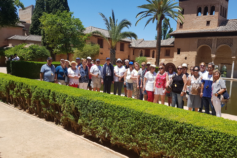 Granada: Alhambra, Nasrid Palaces, & Generalife Guided Tour Alhambra, Nasrid Palaces, & Generalife Guided Tour