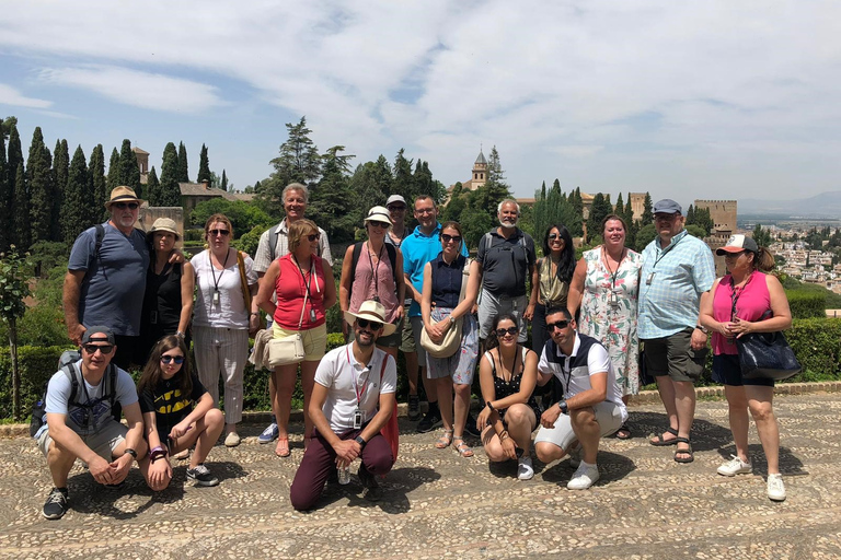 Granada: Alhambra, Nasrid Palaces, & Generalife Guided Tour Alhambra, Nasrid Palaces, & Generalife Guided Tour