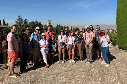Granada: Alhambra, Nasrid Palaces, & Generalife Guided Tour Alhambra, Nasrid Palaces, & Generalife Guided Tour
