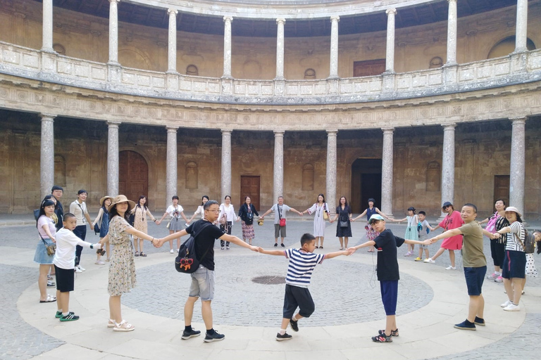 Granada: Alhambra, Nasrid Palaces, & Generalife Guided Tour Alhambra, Nasrid Palaces, & Generalife Guided Tour