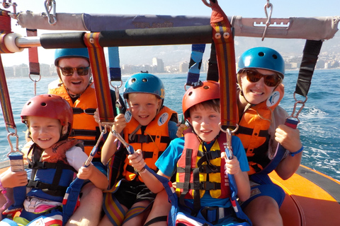 Fuengirola: Volo in parasailing Deluxe dal porto di FuengirolaPer volare insieme