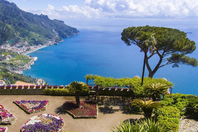 From Rome: Private Day Tour of Pompeii & Amalfi Coast