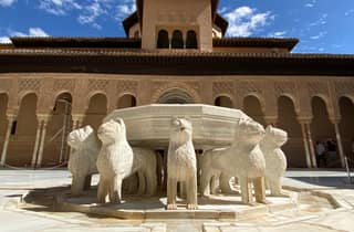 Granada: Alhambra & Generalife - Führung mit bevorzugtem Einlass
