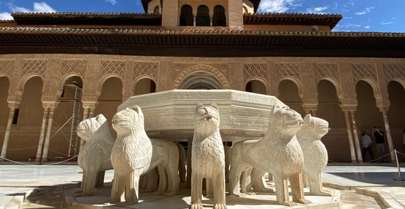 Granada: Alhambra & Generalife - Führung mit bevorzugtem Einlass