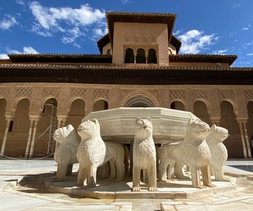 Alhambra & Generalife Fast-Track Guided Tour