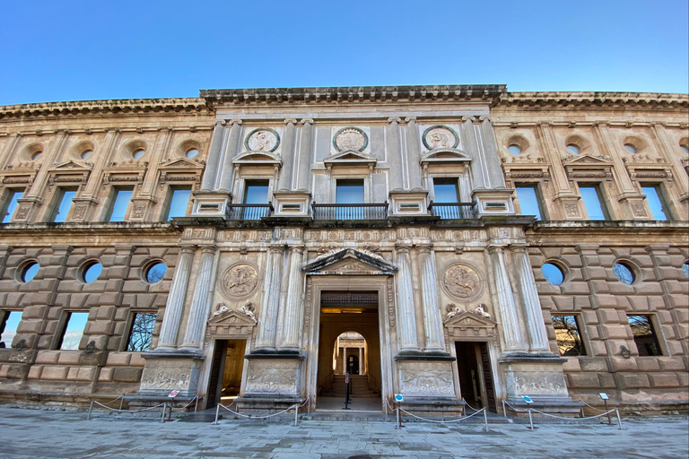 Granada: Alhambra & Generalife Fast-Track Guided Tour