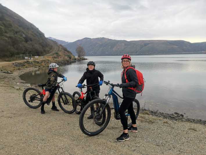 From Cromwell: Lake Dunstan Trail E-Bike Hire & Shuttle