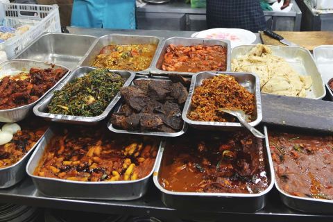 Colombo: Street Food Walking Tour with Transfer