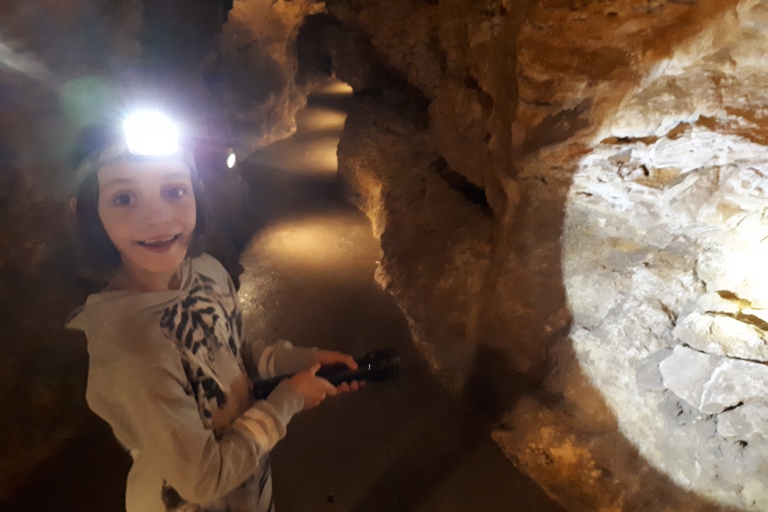 Grotte souterraine Entrez dans les grottes les plus célèbres de Budapest Budapest : 3 heures de visite souterraine