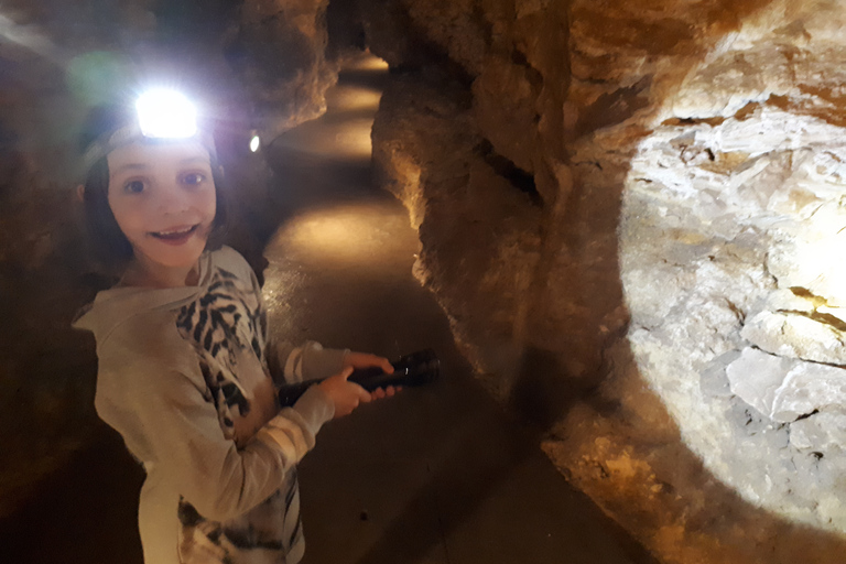 Grotte souterraine Entrez dans les grottes les plus célèbres de Budapest Budapest : 3 heures de visite souterraine