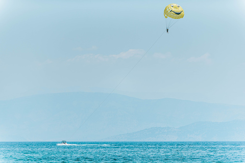 Dassia: Parasailing Adventure in Corfu Dassia: Boat Ride and Parasailing Adventure in Corfu