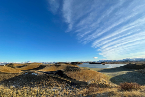 Z Akureyri: wycieczka z przewodnikiem po jeziorze Mývatn i wodospadzie Goðafoss