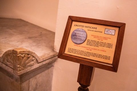 Ciudad del Vaticano: basílica, cúpula y tumbas papales Tour madrugador