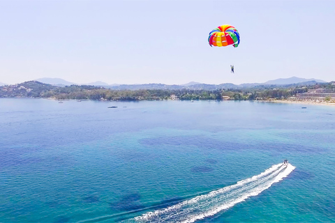 Korfu: Äventyr med parasailing nära Korfu stad