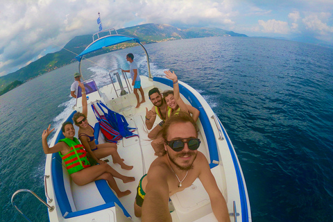 Dassia: Parasailing Adventure in Corfu Dassia: Boat Ride and Parasailing Adventure in Corfu