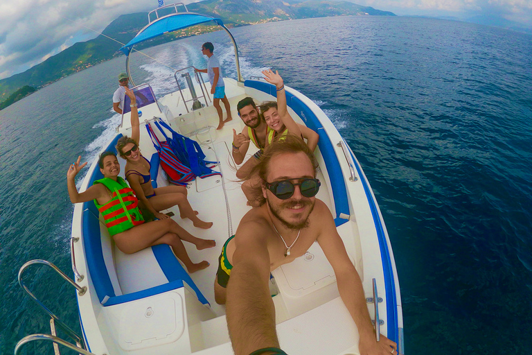 Dassia: Parasailing Adventure in Corfu Dassia: Boat Ride and Parasailing Adventure in Corfu