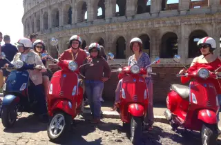 Rom: 24-Stunden-Anmietung einer Vespa Primavera