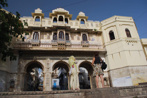 Udaipur: Heritage & Culture Walking Tour with Guide Udaipur: Heritage and Cultural Walking Tour