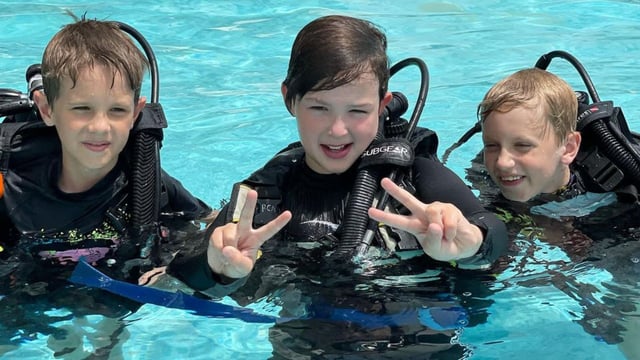 Dubái: curso introductorio de buceo para niños de 8 a 10 años