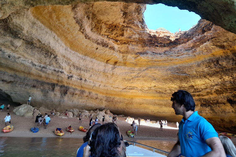 Albufeira: Passeio pelas Falésias do Algarve e Capela dos OssosPasseio pelas falésias do Algarve com parada na Capela dos Ossos