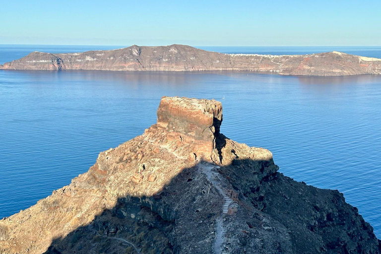Santorini: noleggia un&#039;auto privata con autista (servizio orario)4 ore di auto e autista