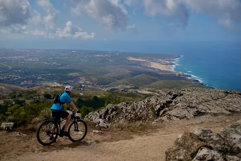 Von Cascais aus: Geführte E-Bike-Tour nach Sintra und Strand von Guincho