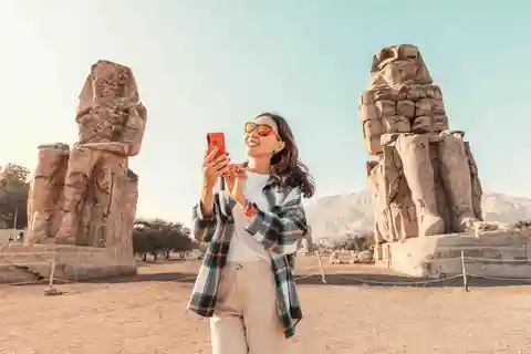 Do Cairo: Excursão guiada a Luxor com pernoita em autocarro clássico