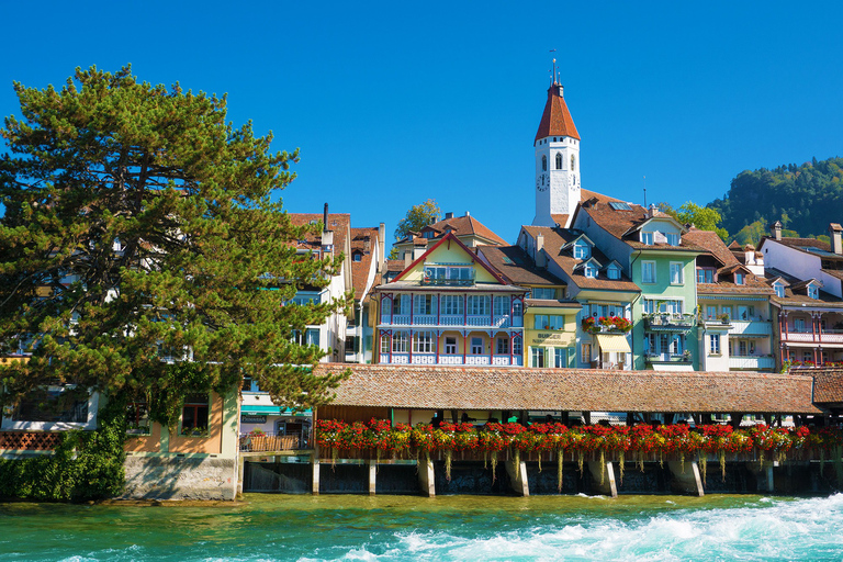 Zürich: Dagtocht naar Interlaken incl. tandem-paraglidenDagtocht naar Interlaken en paragliden