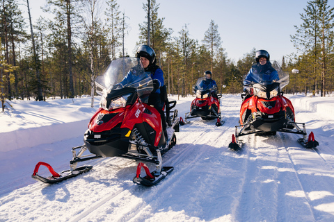 Rovaniemi: Snowmobile Safari into the WildernessRovaniemi: Safári de snowmobile na natureza selvagem