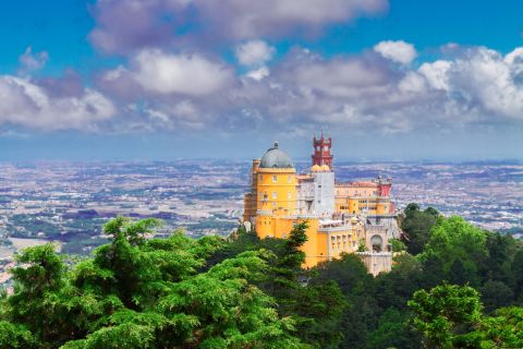 Da Lisbona: visita al Palazzo Pena e gita guidata di un giorno a Sintra