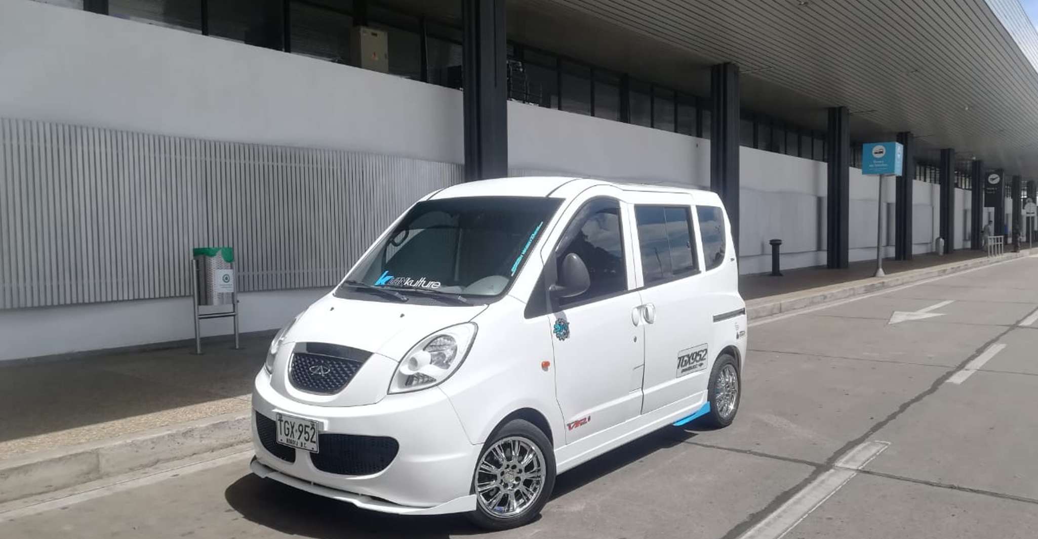 Bogotà, 1-Way Transfer privato da/per l'aeroporto di El Dorado - Hizvo