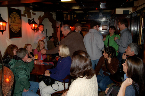 Edinburgh Literary Pub Tour com &quot;Real-Actors&quot;Edimburgo: tour de pub literário com atores profissionais