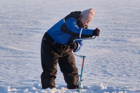 Rovaniemi: pesca sul ghiaccio come un finlandese