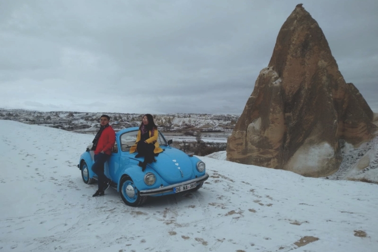 Cappacia : Visite guidée en voiture classiqueCircuit en voiture classique en Cappadoce