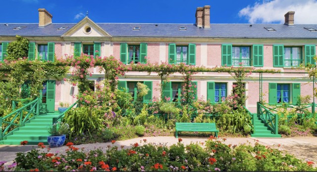 Visit Giverny Monet's House & Gardens Private Guided Walking Tour in Giverny, Francia